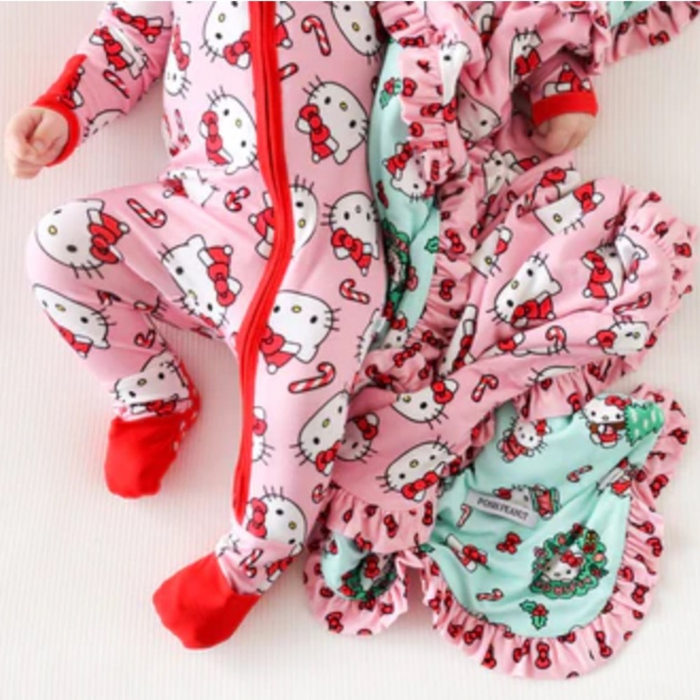 Wreath & Hello Kitty Candy Cane Ruffled Luxette Patoo